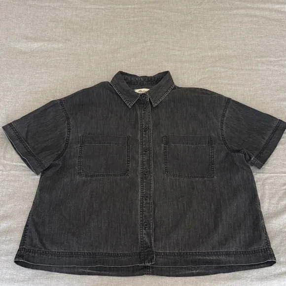 Madewell Charcoal Short Sleeve Button Down Shirt - Picture 2 of 4